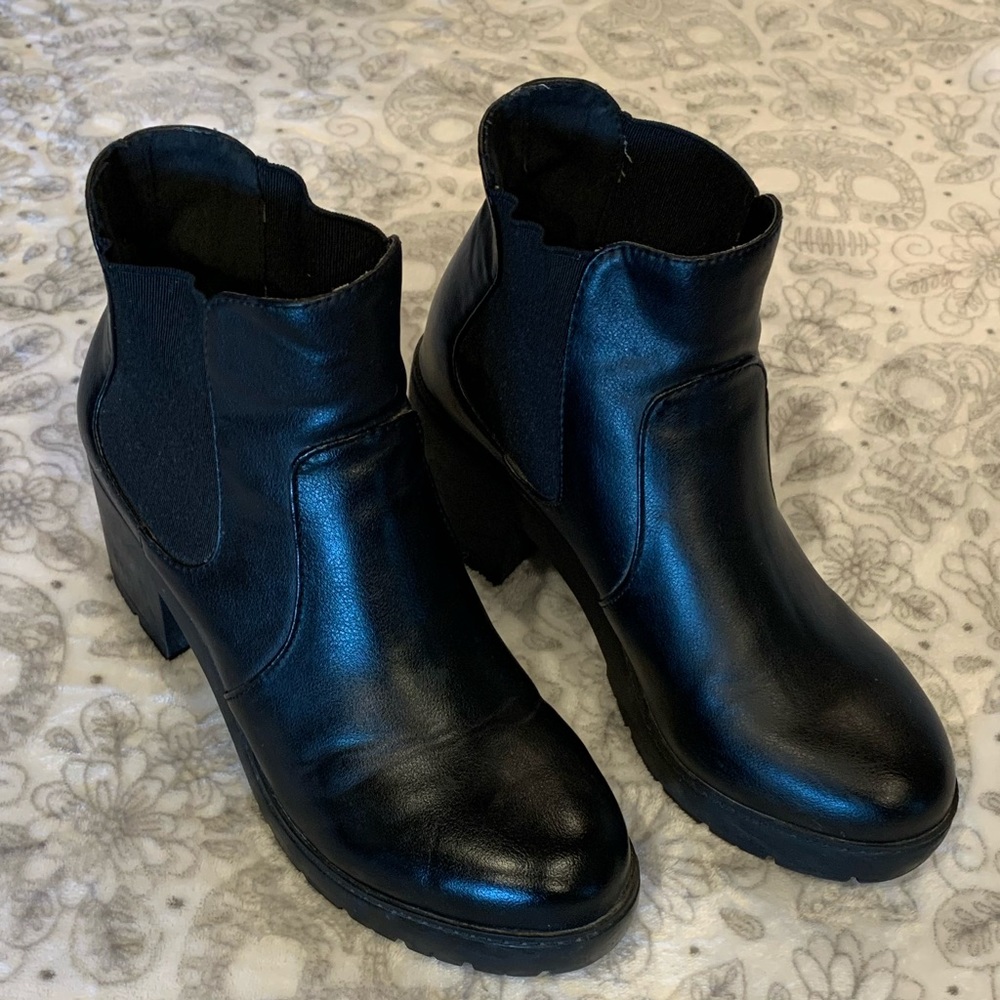 Steve Madden boots
